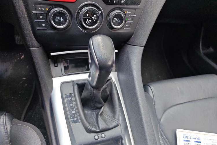 Used DS 6 2016 1.6T Luxury Edition THP160 Gear Lever