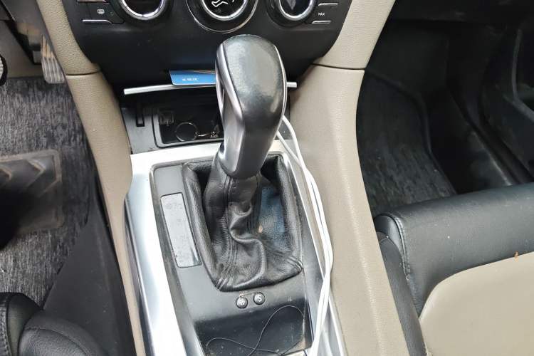 Used DS 6 2016 1.6T Luxury Edition THP160 Gear Lever