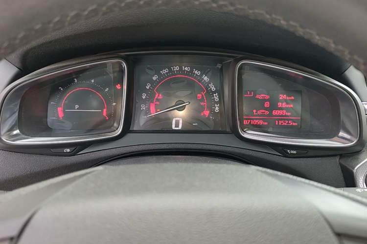 Used DS 6 2016 1.6T Luxury Edition THP160 Instrument Cluster