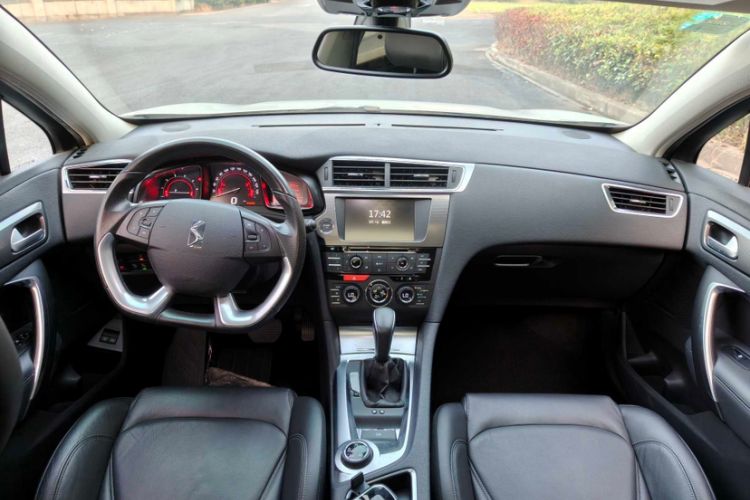 Used DS 6 2016 1.6T Luxury Edition THP160 Interior 1