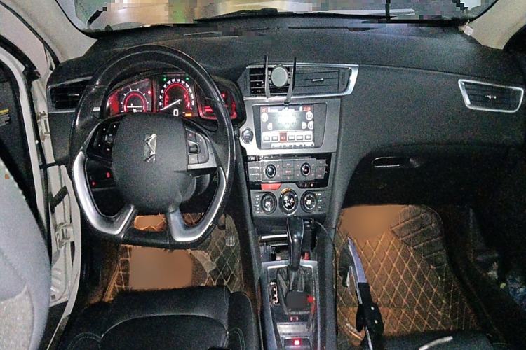 Used DS 6 2016 1.6T Luxury Edition THP160 Interior 2