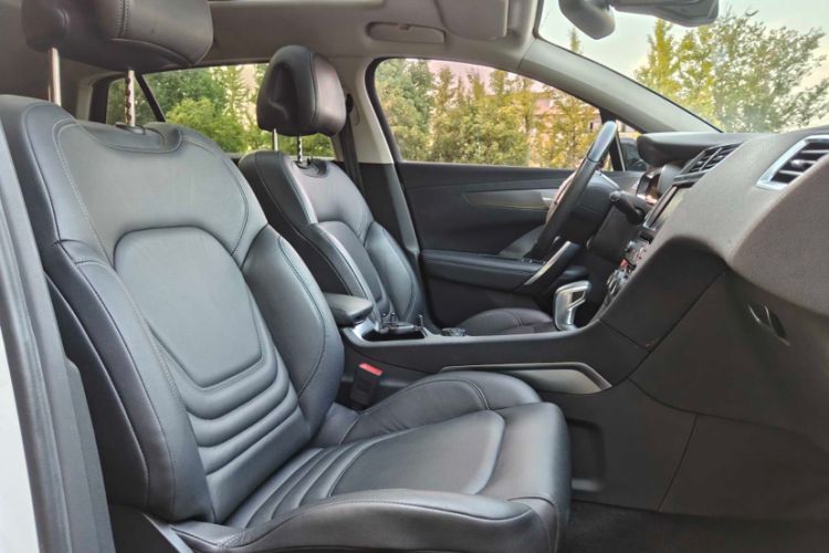 Used DS 6 2016 1.6T Luxury Edition THP160 Interior 4