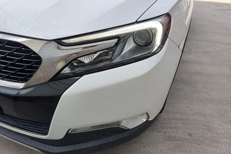 Used DS 6 2016 1.6T Luxury Edition THP160 Left Front Headlight