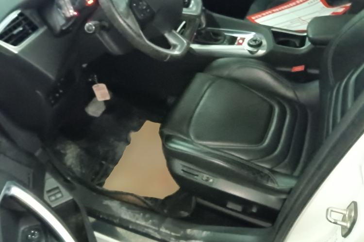 Used DS 6 2016 1.6T Luxury Edition THP160 Left Front Seat