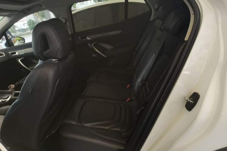 Used DS 6 2016 1.6T Luxury Edition THP160 Left Rear Seat