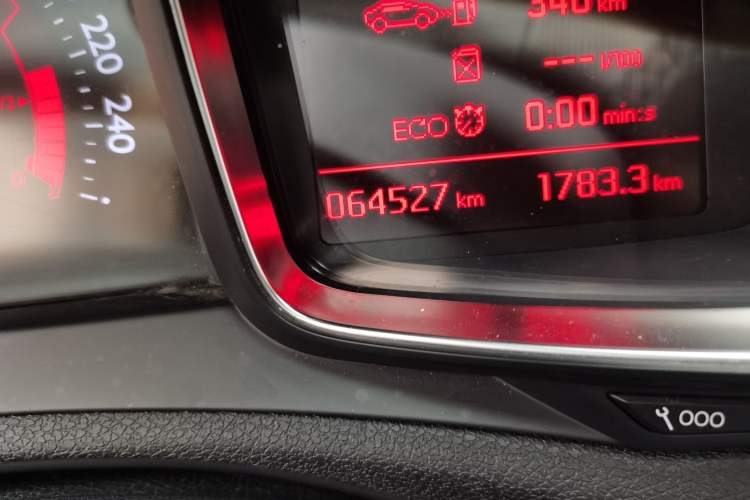Used DS 6 2016 1.6T Luxury Edition THP160 Odometer Close Up
