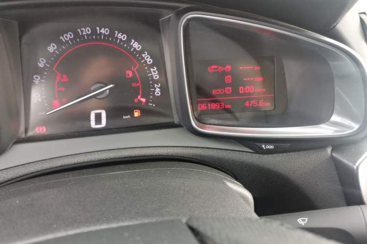 Used DS 6 2016 1.6T Luxury Edition THP160 Odometer Close Up