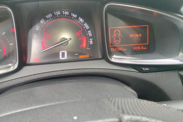 Used DS 6 2016 1.6T Luxury Edition THP160 Odometer Close Up