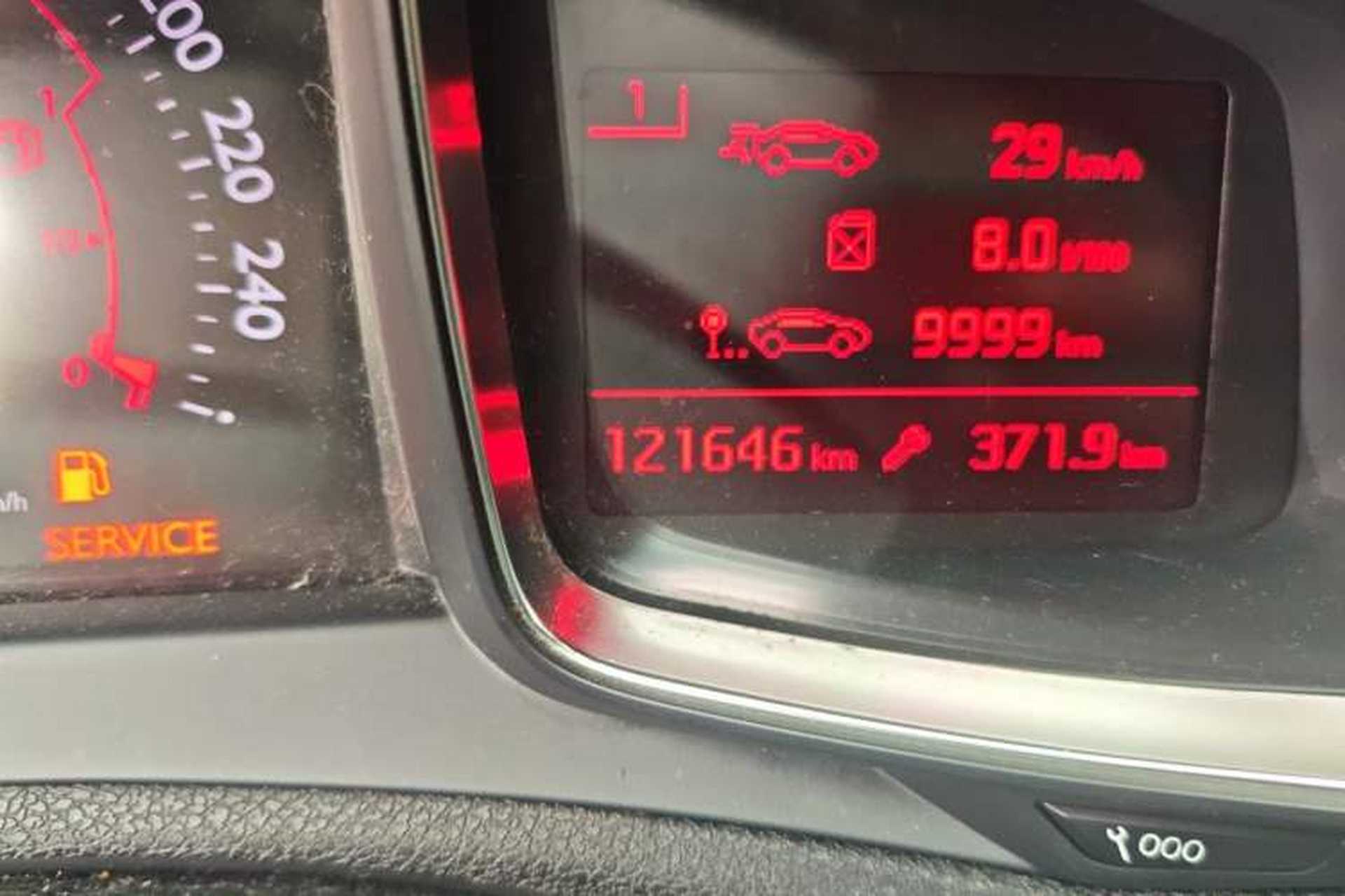 Used DS 6 2016 1.6T Prestige Edition THP160 Odometer Close Up