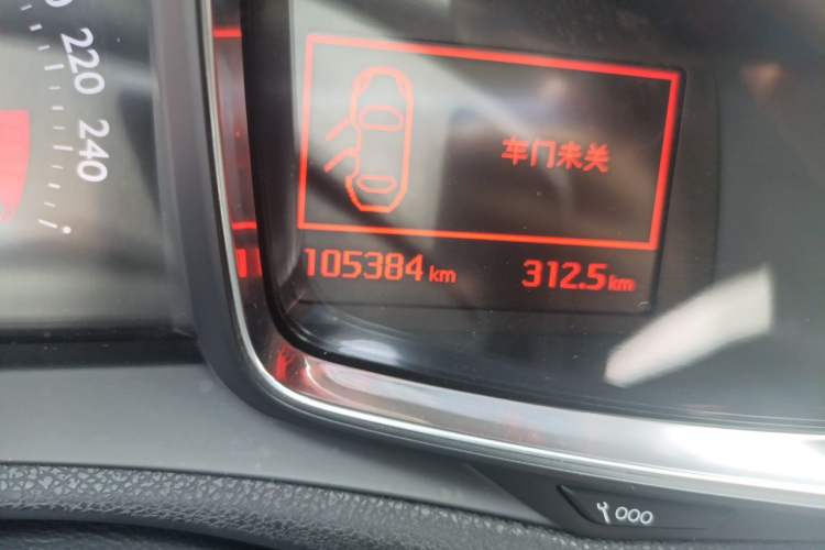 Used DS 6 2016 1.6T Luxury Edition THP160 Odometer Close Up