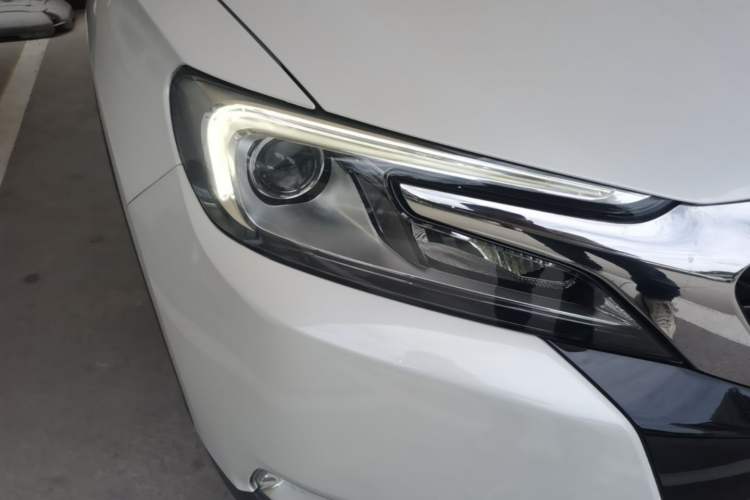 Used DS 6 2016 1.6T Luxury Edition THP160 Right Front Headlight