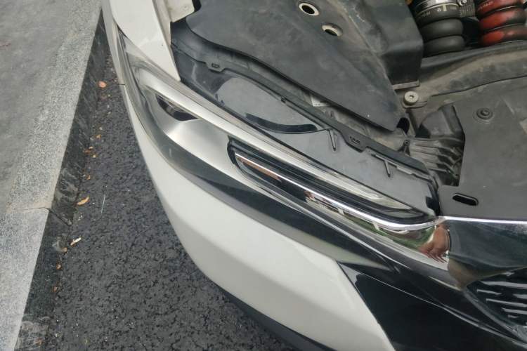 Used DS 6 2016 1.6T Luxury Edition THP160 Right Front Headlight
