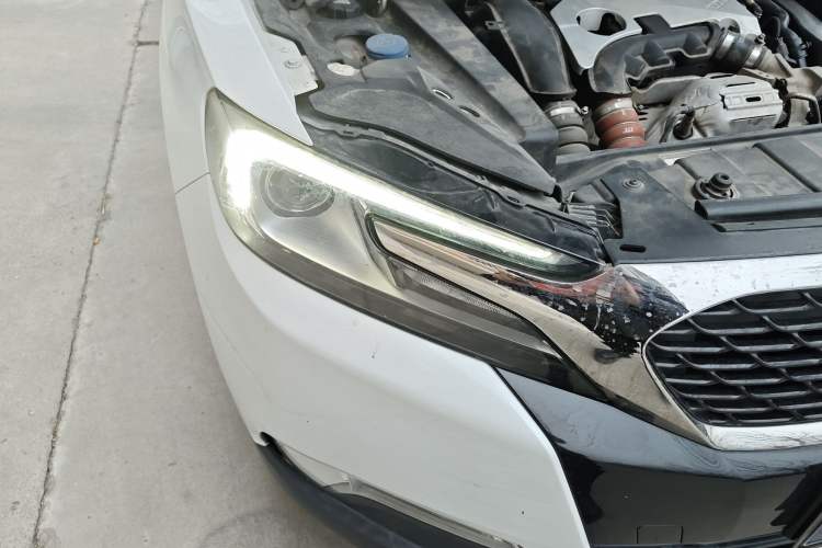 Used DS 6 2016 1.6T Luxury Edition THP160 Right Front Headlight
