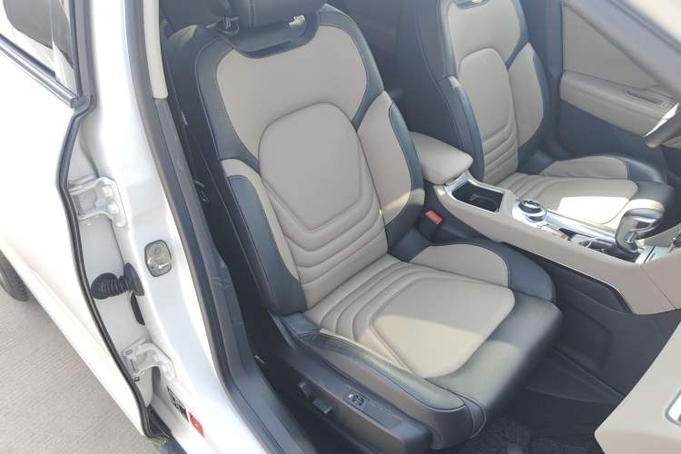 Used DS 6 2016 1.6T Luxury Edition THP160 Right Front Seat
