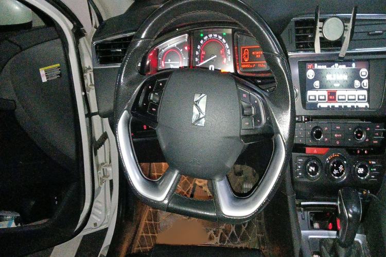 Used DS 6 2016 1.6T Luxury Edition THP160 Steering Wheel