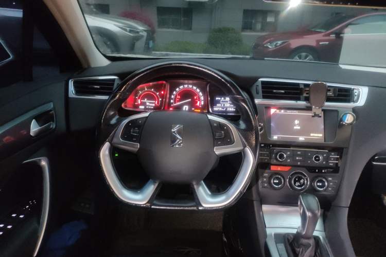 Used DS 6 2016 1.6T Luxury Edition THP160 Steering Wheel