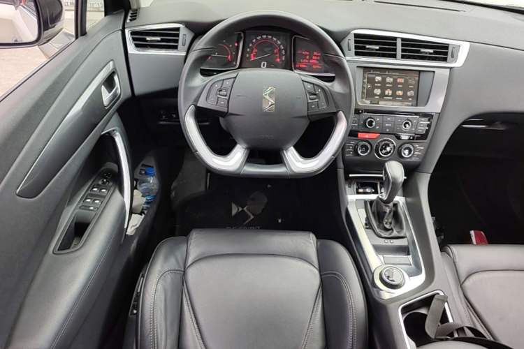 Used DS 6 2016 1.6T Luxury Edition THP160 Steering Wheel