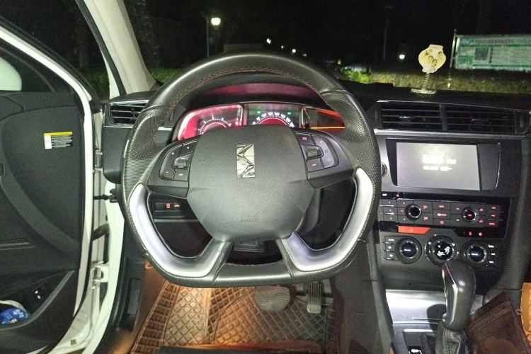 Used DS 6 2016 1.6T Luxury Edition THP160 Steering Wheel