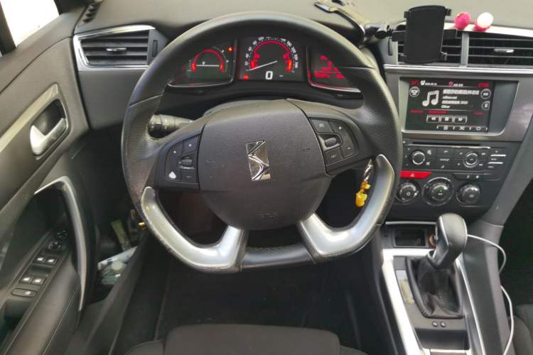 Used DS 6 2016 1.6T Elegant Edition THP160 Steering Wheel