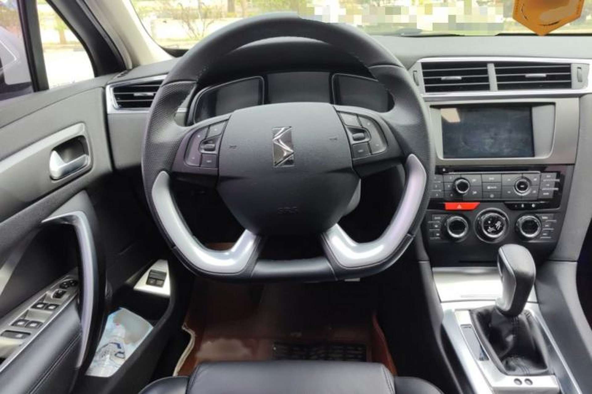 Used DS 6 2016 1.6T Luxury Edition THP160 Steering Wheel