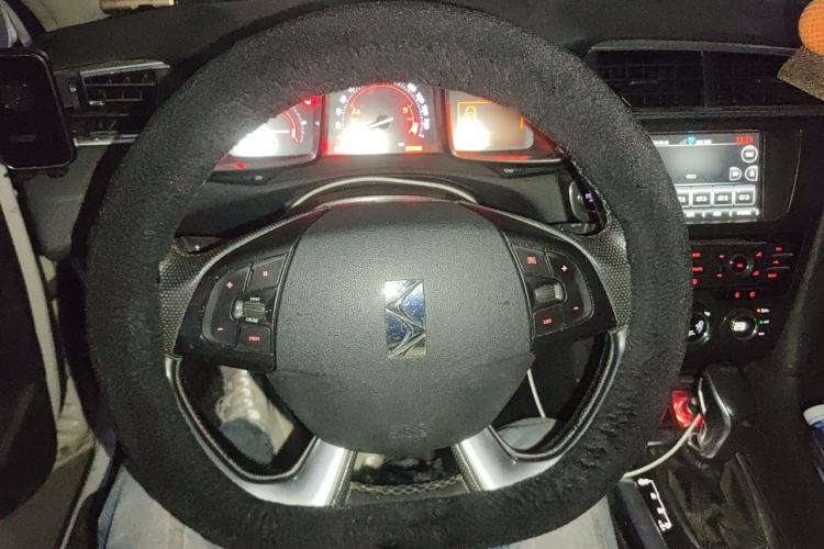 Used DS 6 2016 1.6T Luxury Edition THP160 Steering Wheel