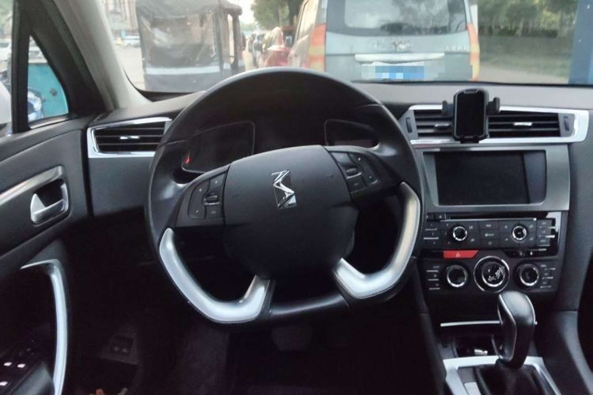 Used DS 6 2016 1.6T Luxury Edition THP160 Steering Wheel