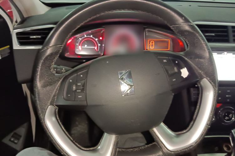 Used DS 6 2016 1.6T Luxury Edition THP160 Steering Wheel
