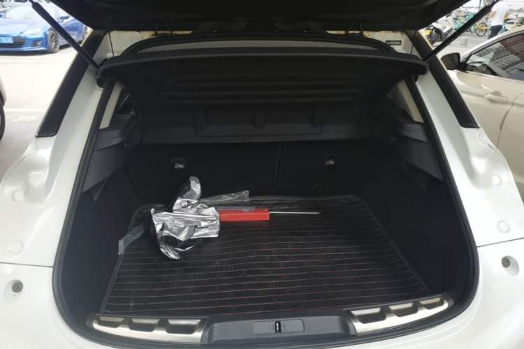 Used DS 6 2016 1.6T Luxury Edition THP160 Trunk