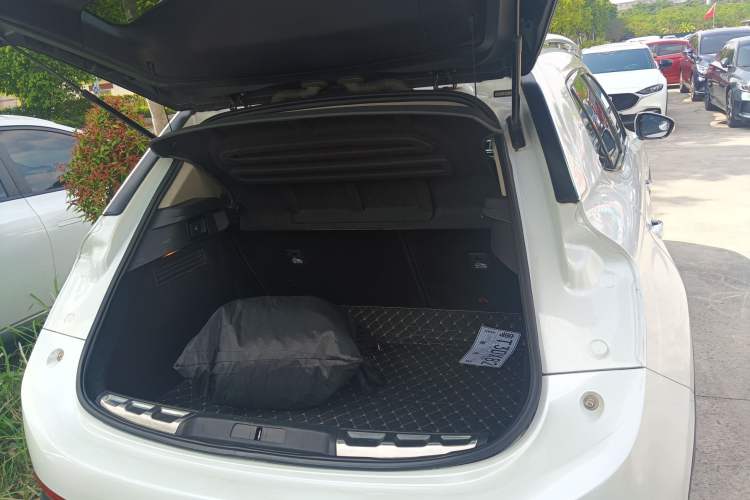 Used DS 6 2016 1.6T Luxury Edition THP160 Trunk