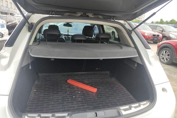 Used DS 6 2016 1.6T Luxury Edition THP160 Trunk