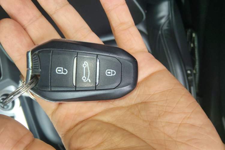 Used DS 6 2016 1.6T Luxury Edition THP160 Vehicle Key