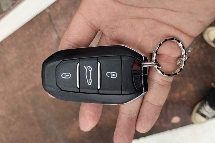 Used DS 6 2016 1.6T Luxury Edition THP160 Vehicle Key