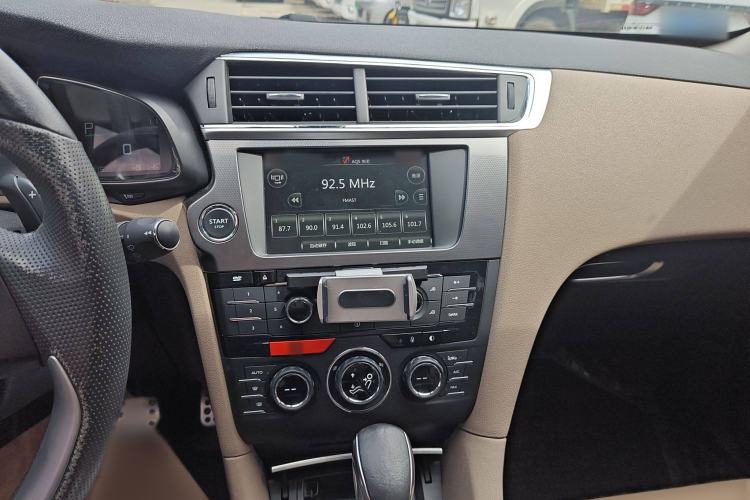 Used DS 6 2016 1.8T 60th Anniversary Limited Edition THP200 Audio And AC Panel