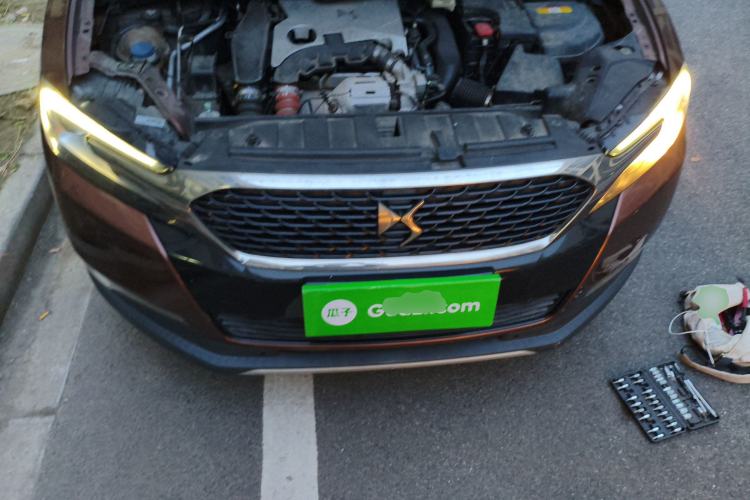 Used DS 6 2016 1.6T Luxury Edition THP160 Engine Bay