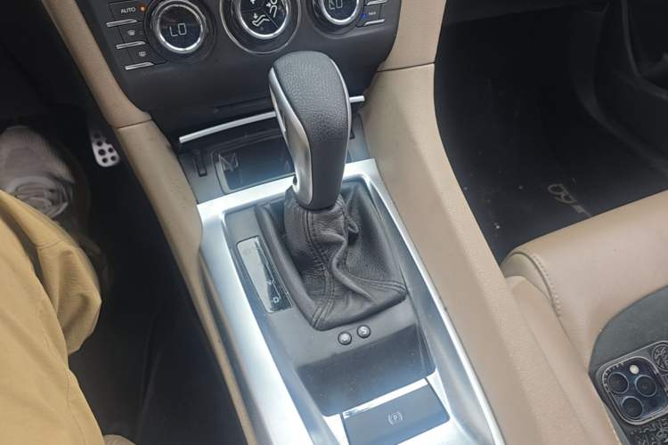 Used DS 6 2016 1.8T 60th Anniversary Limited Edition THP200 Gear Lever