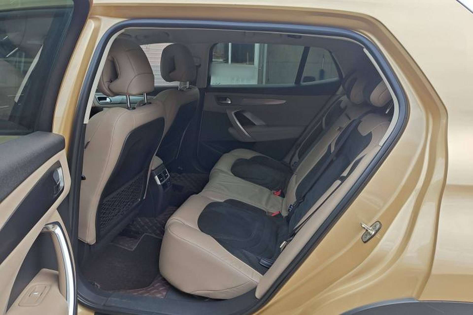 Used DS 6 2016 1.8T 60th Anniversary Limited Edition THP200 Interior 3