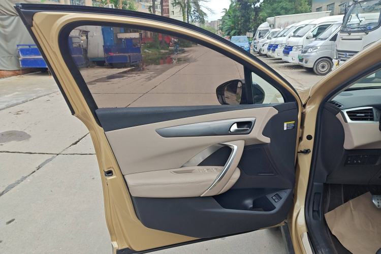 Used DS 6 2016 1.8T 60th Anniversary Limited Edition THP200 Interior 6