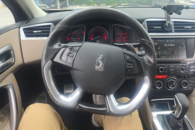Used DS 6 2016 1.8T 60th Anniversary Limited Edition THP200 Steering Wheel