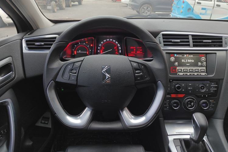Used DS 6 2016 1.6T Luxury Edition THP160 Steering Wheel
