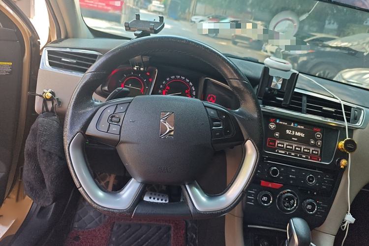 Used DS 6 2016 1.8T 60th Anniversary Limited Edition THP200 Steering Wheel