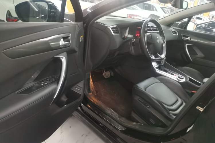 Used DS 6 2017 1.6T Luxury Edition THP160 Interior 2