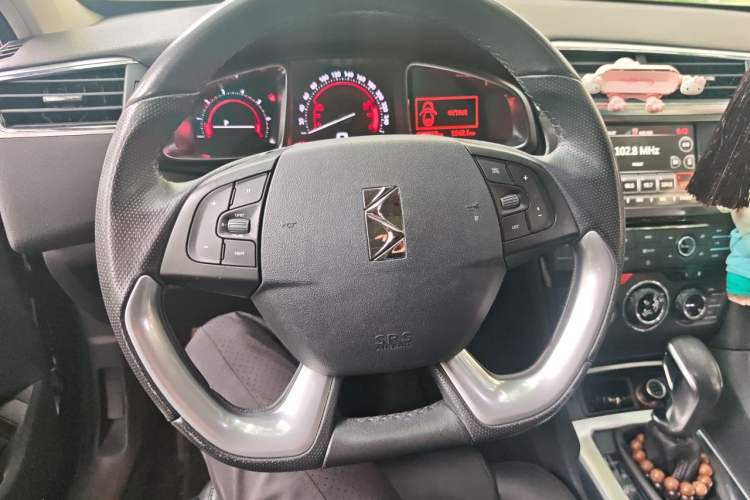 Used DS 6 2017 1.6T Luxury Edition THP160 Steering Wheel