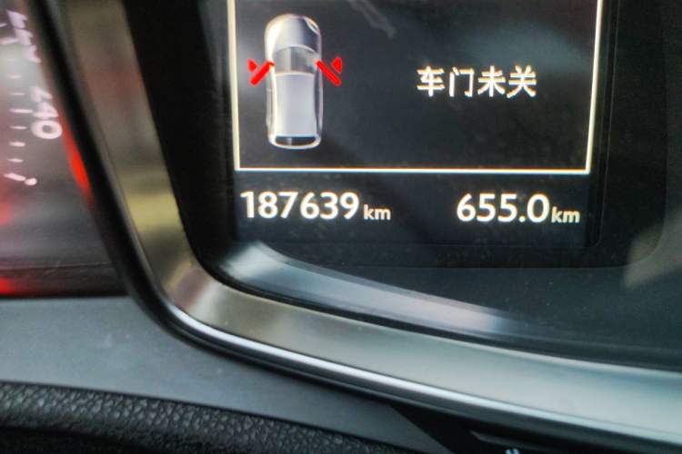 Used DS 6 2017 1.6T Prestige Edition THP160 Odometer Close Up