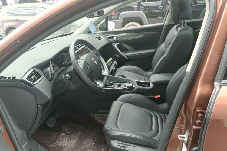 Used DS 6 2018 30THP Prestige Edition Left Front Seat