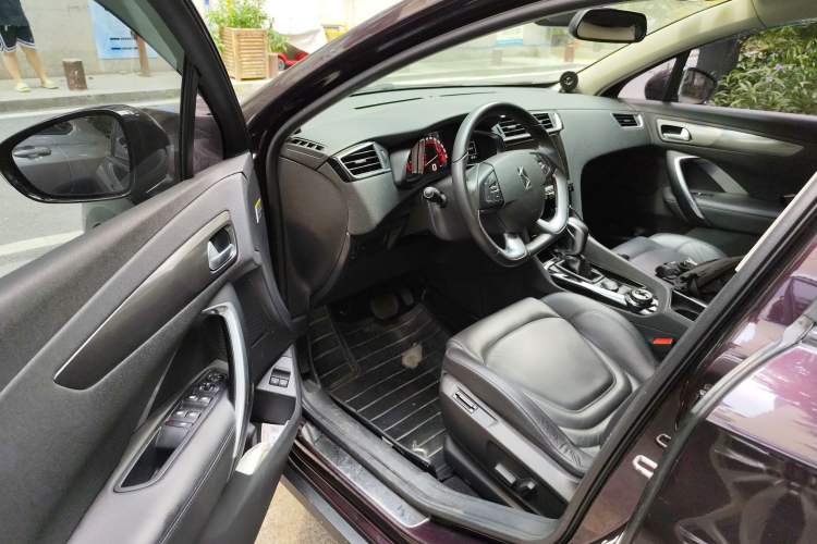 Used DS 6 2018 30THP Prestige Edition Driver Seat