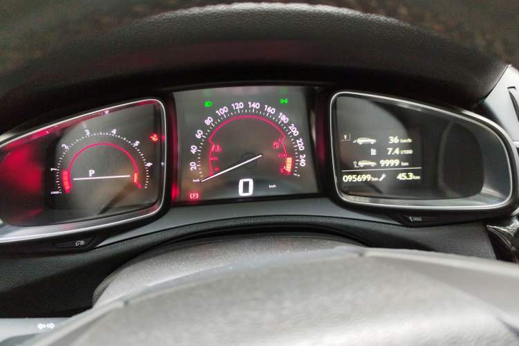 Used DS 6 2018 30THP Prestige Edition Odometer Close Up