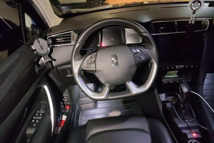 Used DS 6 2018 30THP ZhiShang Model Steering Wheel