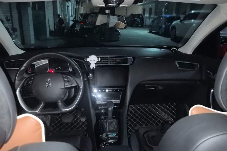 Used DS 6 2018 30THP Prestige Edition Center Console