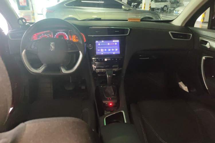 Used DS 6 2018 30THP ZhiShang Model Center Console