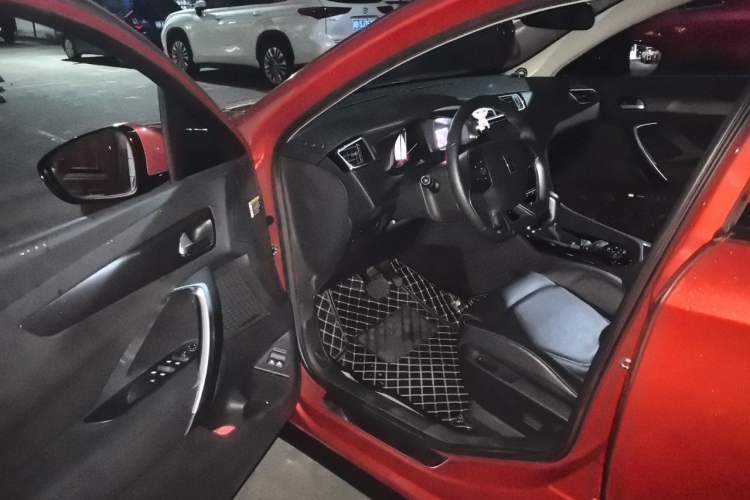 Used DS 6 2018 30THP Prestige Edition Driver Seat